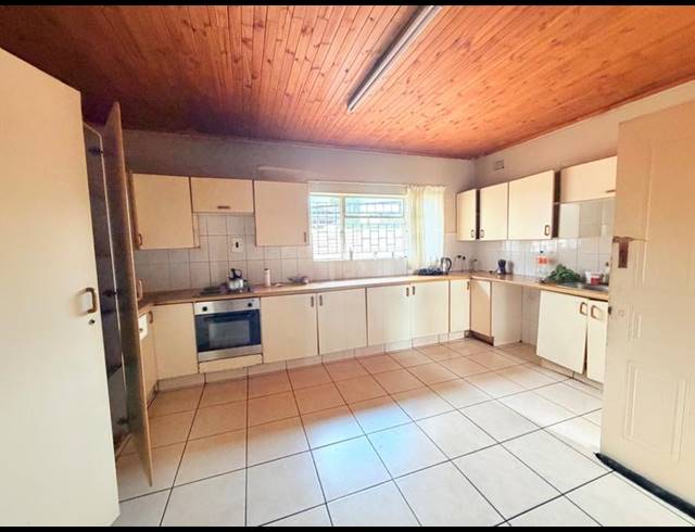 3 BEDROOM HOUSE FOR SALE IN VANDERBIJLPARK CW 6